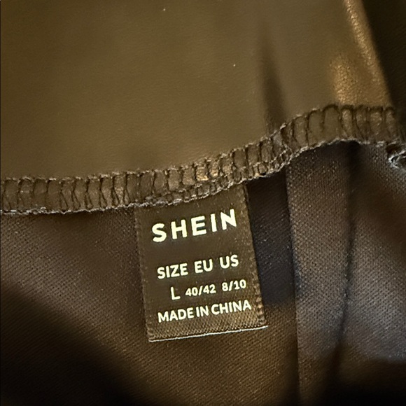 SHEIN Black Faux Leather Mini Skirt - Picture 2 of 3